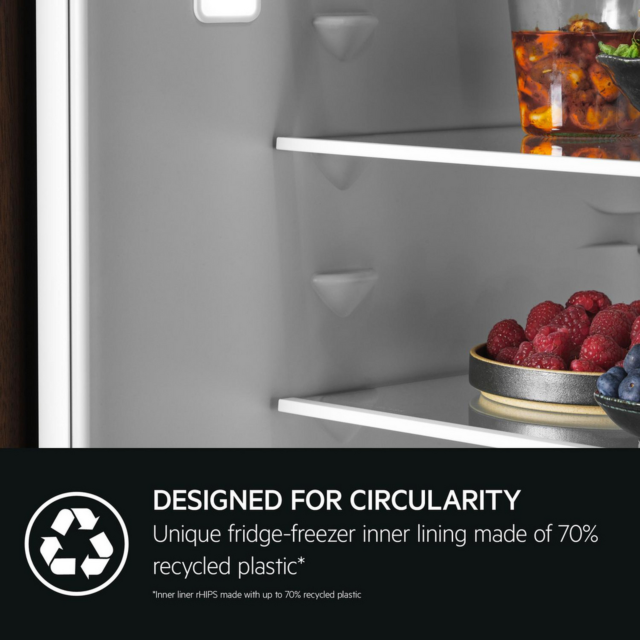 AEG NSC7T185ES 54.6cm Frost Free Fridge Freezer