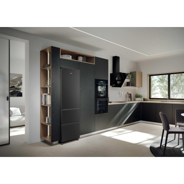 Haier HTR3518ENMTK 60/40 Fridge Freezer Black