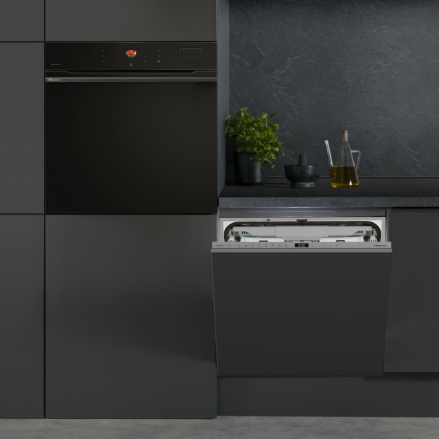 Hisense HV16AUK Integrated Dishwasher with 16 Place Settings