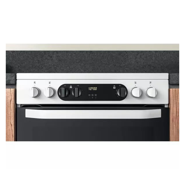 Hotpoint HDM67V9CMW 60cm Electric Ceramic Cooker - White