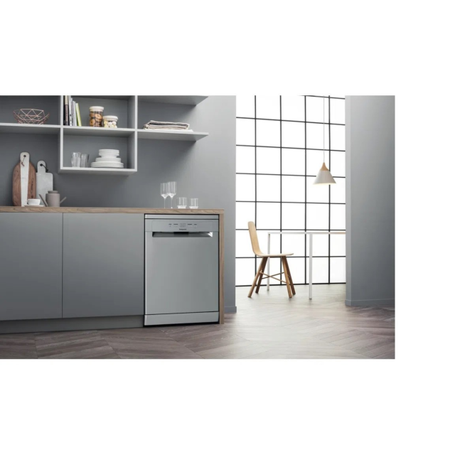 Hotpoint HFC2B19XUKN Freestanding Full-Size Dishwasher