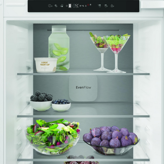 Hotpoint HPK25292B4UK 54cm 70/30 Integrated Fridge Freezer