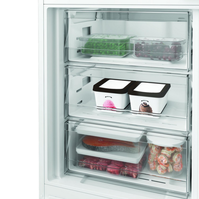 Hotpoint HPK25292B4UK 54cm 70/30 Integrated Fridge Freezer