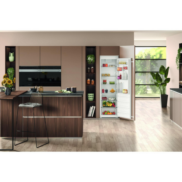 Hotpoint HTSD18A011A1 54cm Integrated Fridge Freezer