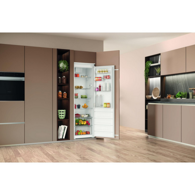 Hotpoint HTSD18A011A1 54cm Integrated Fridge Freezer